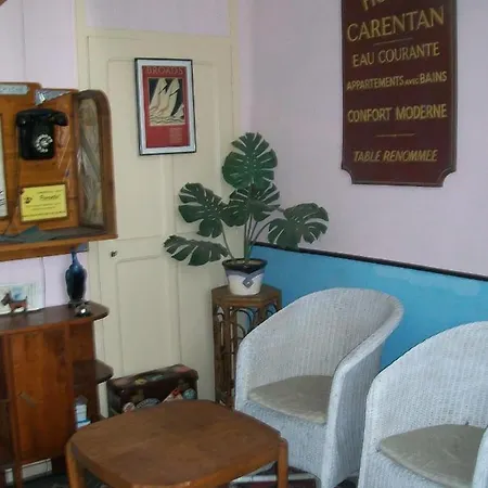 Le Pont De La Pierre Vintage Bed & Breakfast *
